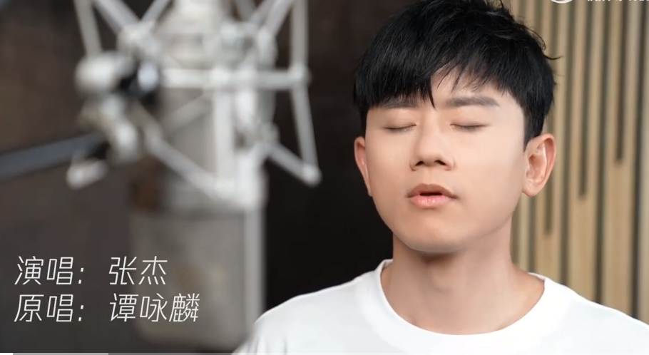 百位明星庆祝香港回归25周年，王祖蓝晒对比照，陈伟霆推新歌欢庆