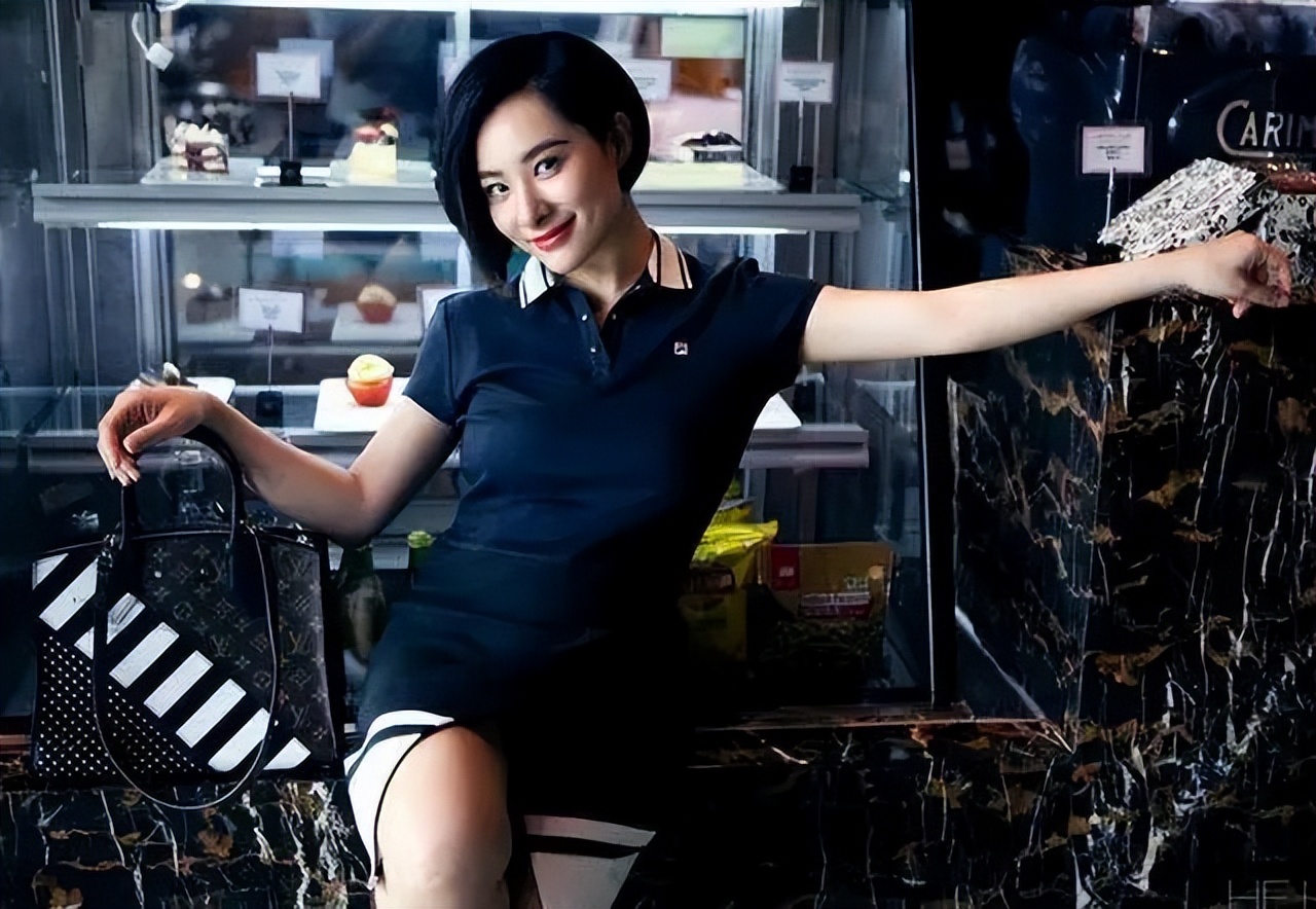 刘璇平衡木冠军怎么好（43岁奥运冠军刘璇近况，嫁入豪门被宠成少女，如今已是霸道女总裁）