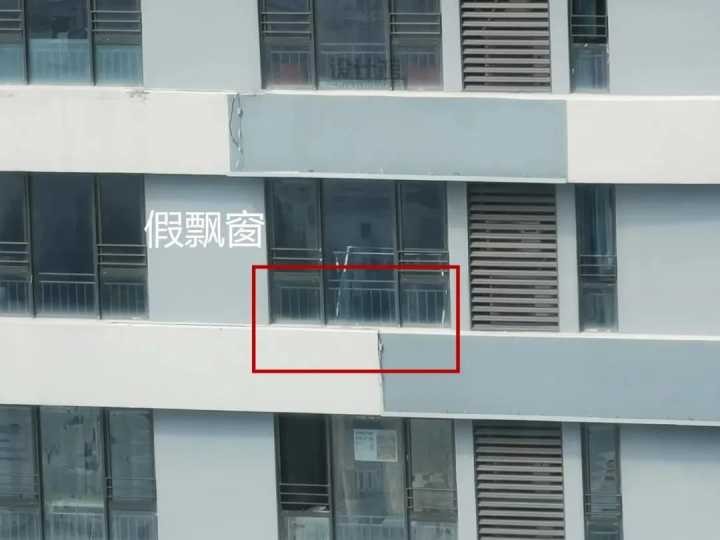 飘窗好好用，不得不说很划算，打排格子柜代替沙发，可休闲可收纳