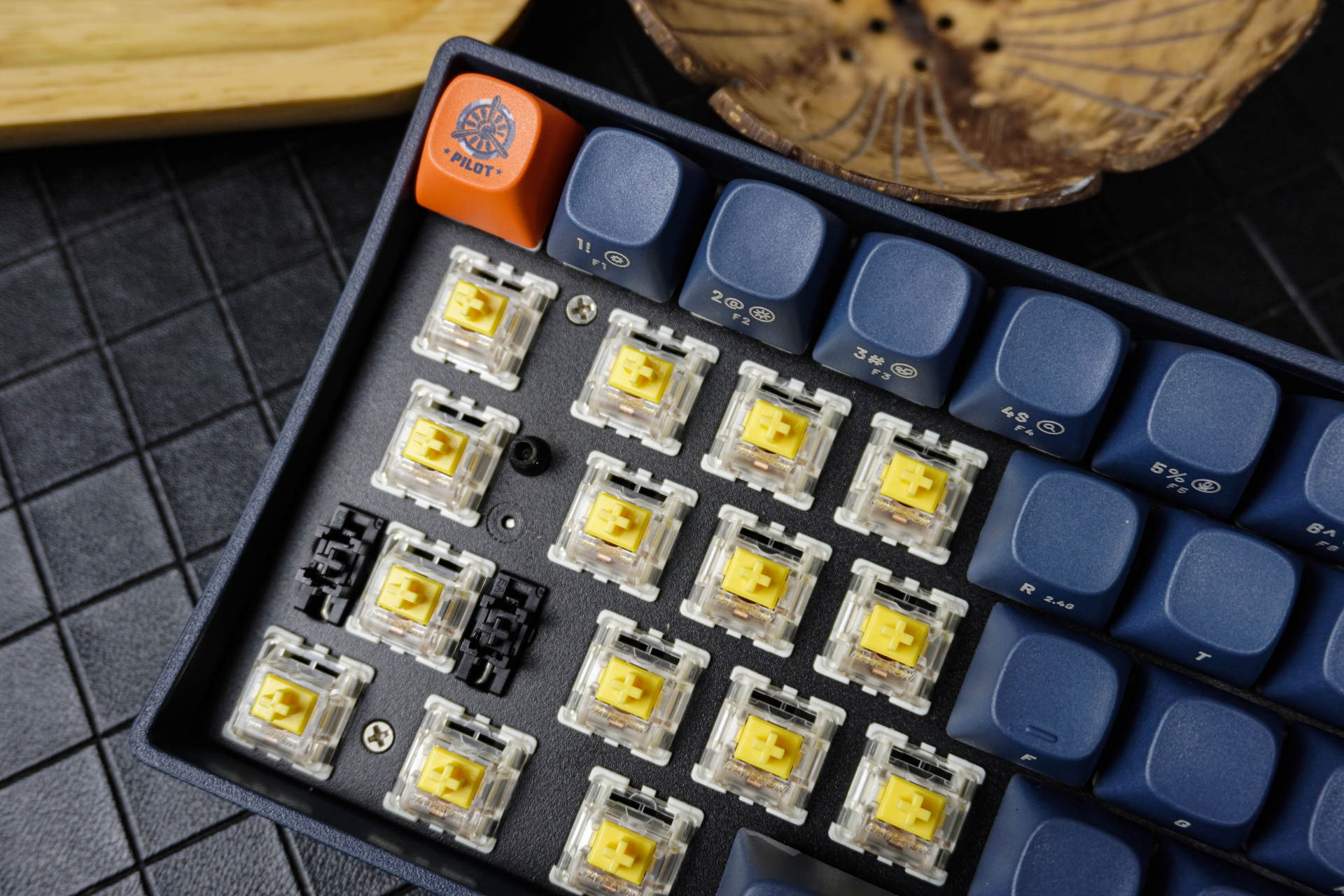 论颜值洛斐有话说！小翘新配色有点意思