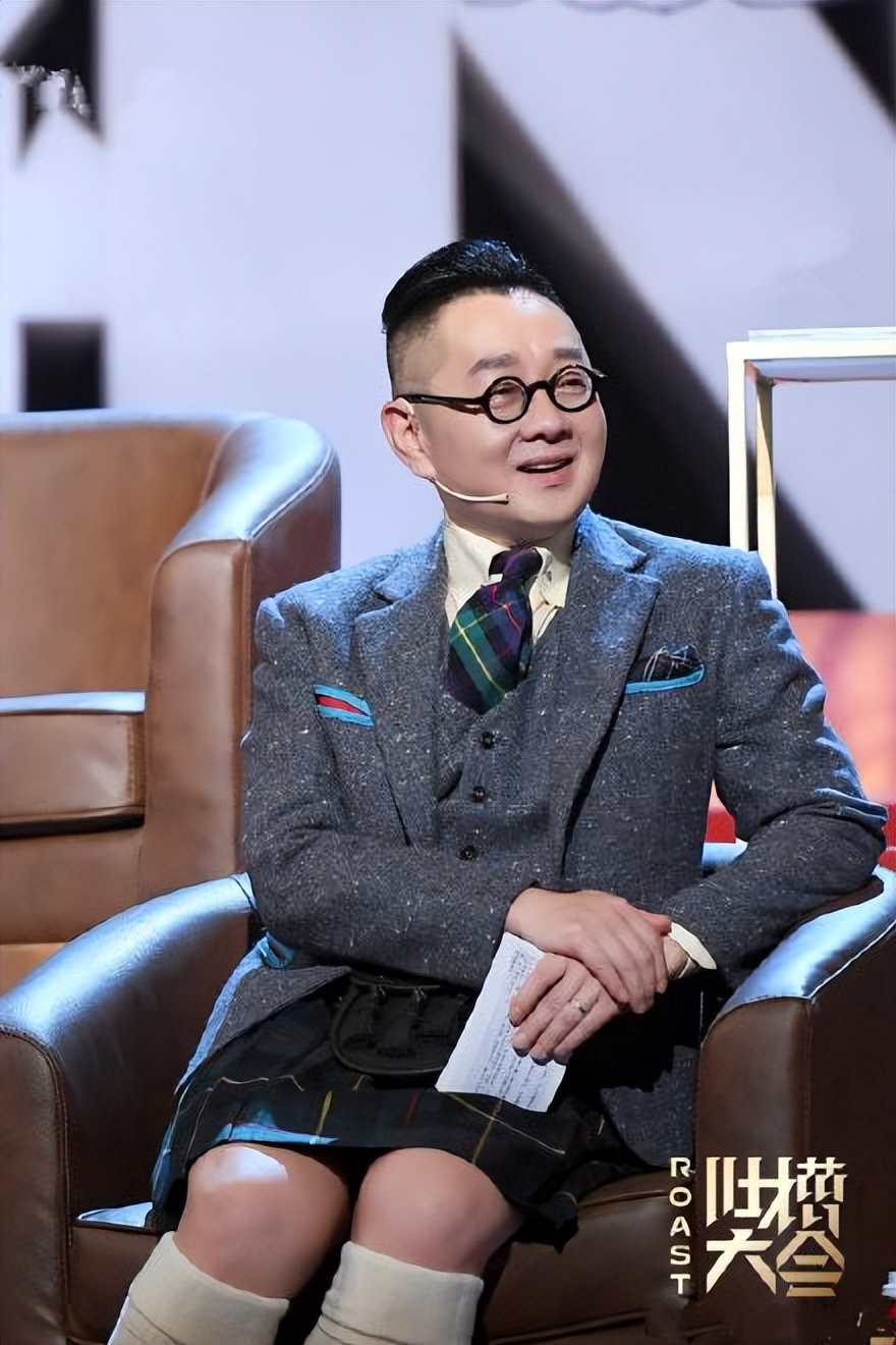 从"央视名嘴"到自嘲梗王,张绍刚在综艺主持掘金之路,直线狂飙