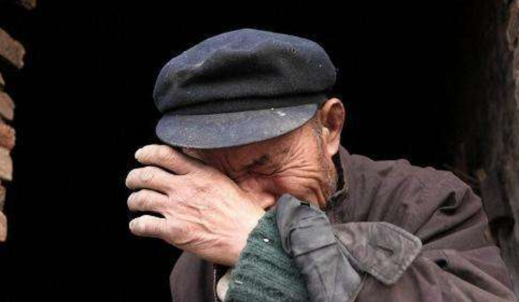 1993年,浙江大姐给落难少年10块钱,少年寻她20年,拿100万报恩