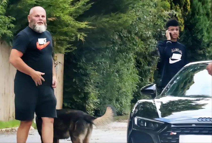 否则无法继续为曼联效力(曝青木不惜代价争取再效力曼联！被宠坏内幕曝光，曾放言C罗已死)