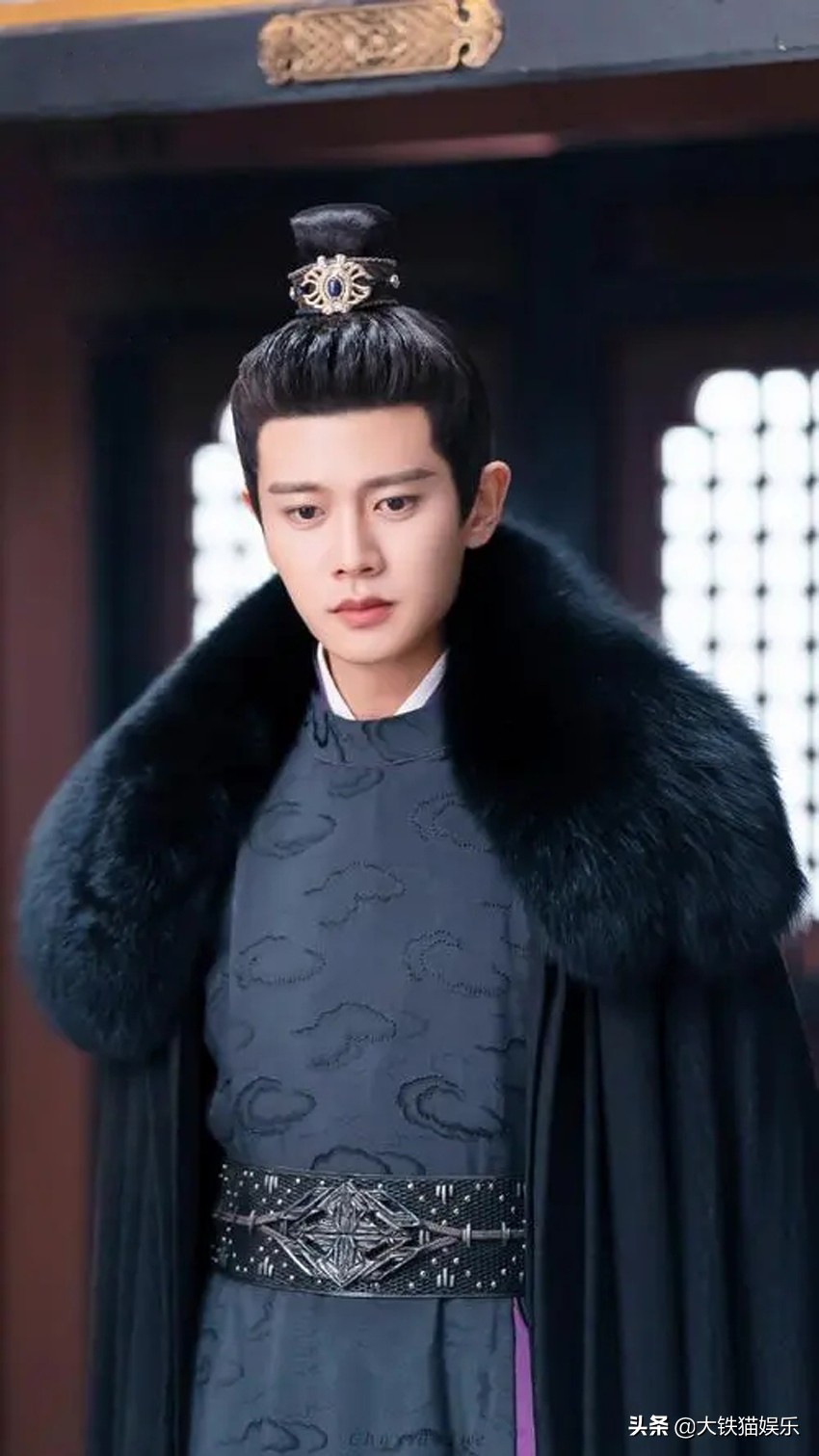 气质不行就别穿貂了，10位古装美男告诉你啥叫貂皮上身，贵气逼人