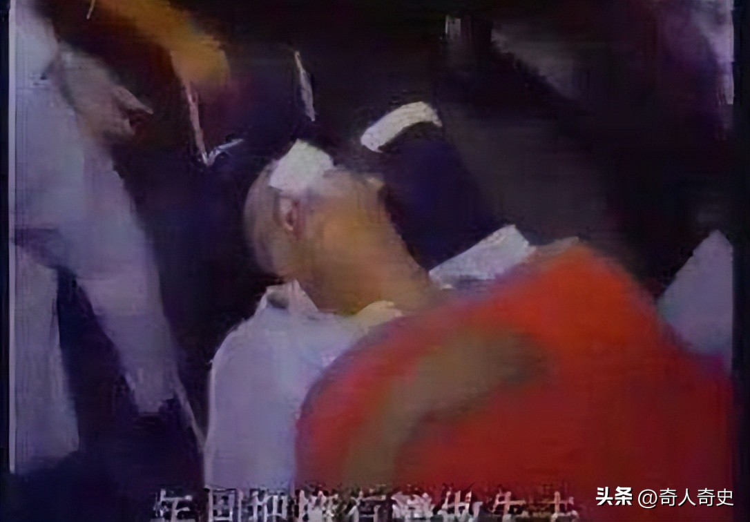 黄家驹怎么死的（1993年他和黄家驹一起从舞台坠落，为何黄家驹身亡，他只受轻伤？）