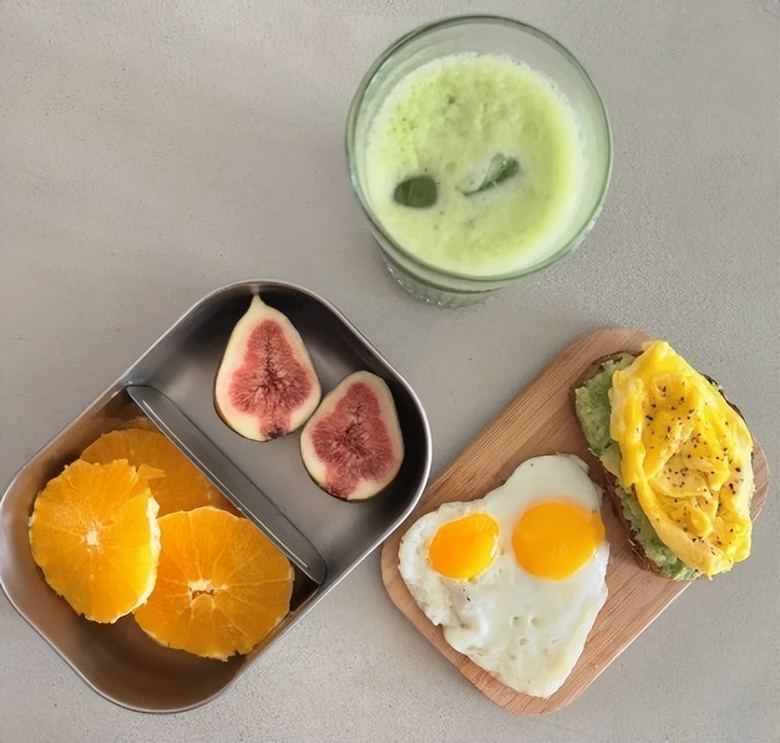 长年坚持吃素食的王嘉，生活中是怎样的？