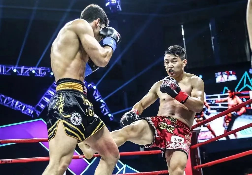 vs2005中文版（经典回顾 - 潇杀狂VS郑召玉，腿部的淤青是胜利的代价）