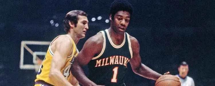 nba都有哪些传奇人物(NBA75周年：76位篮球传奇人物排名)