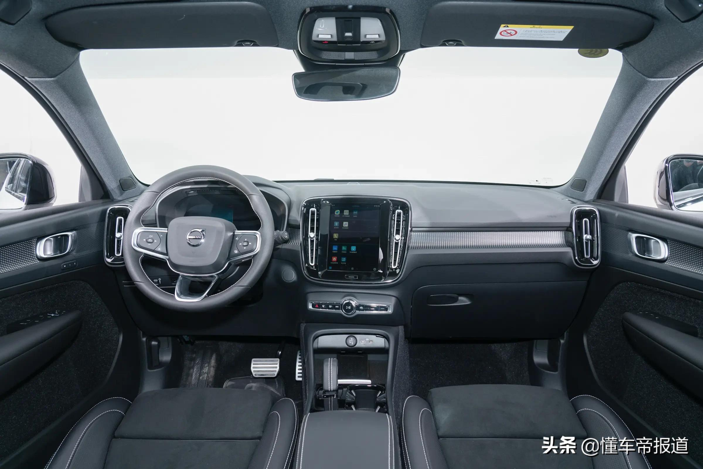 新车|续航420公里,对标Model Y!沃尔沃XC40纯电版亮相海口车展