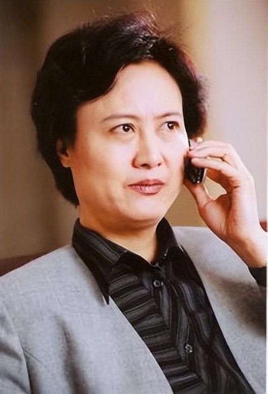 11年过去了,如果柏寒还在,看到如今被海清照顾的韩青,应该很欣慰-蘑菇