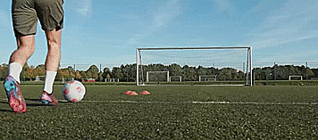 足球射门是哪个位置(五个射门时创造空间的技巧)
