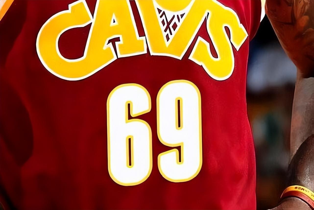 nba為什么禁止交往啦啦隊(duì)員（NBA五大潛規(guī)則：禁止和啦啦隊(duì)談戀愛，姚明隨口一句話險(xiǎn)被誤會(huì)）