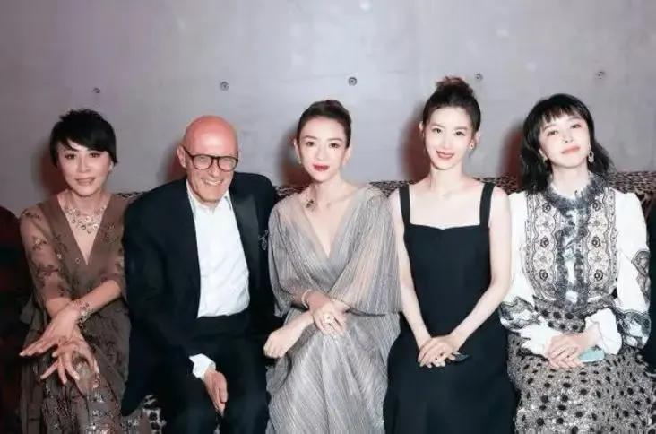 京东老板娘章泽天颜值气质比明星强多了