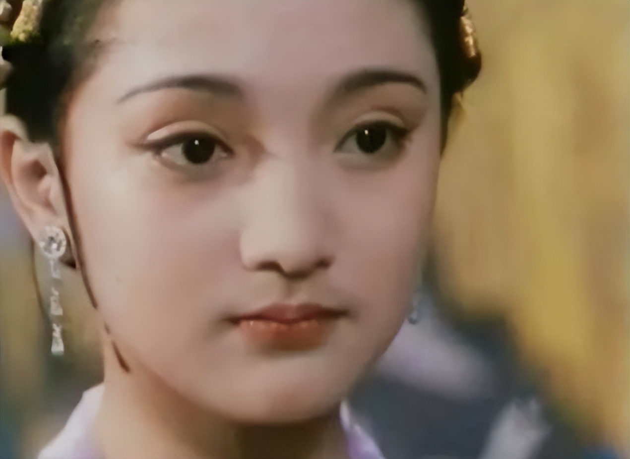 女星们的十几岁，还真是超好看耶！看完后再想想自己的18岁？