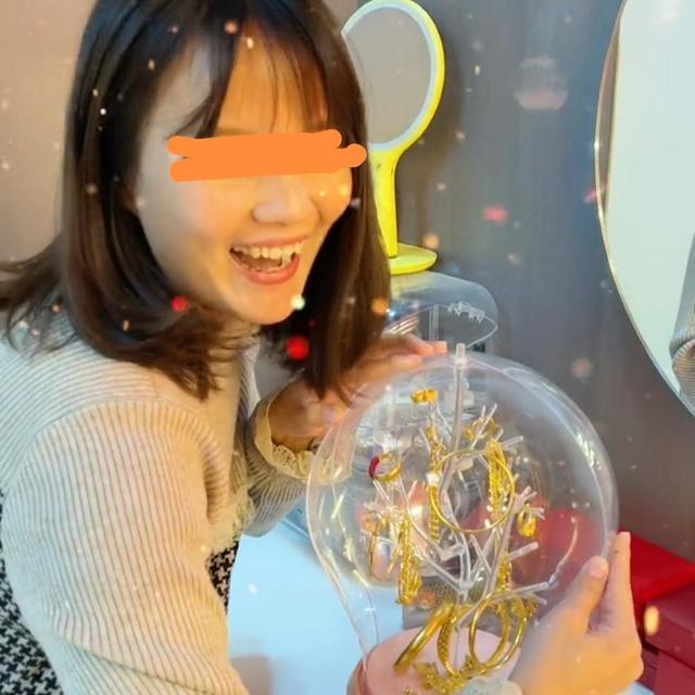 男子给老婆送礼物只送金子，网友：容易让贼一窝端了