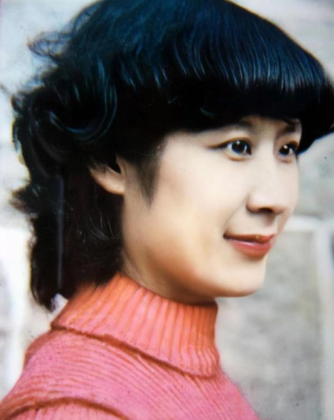 《军港之夜》苏小明:事业巅峰时出国留学,情定法国人,现状如何