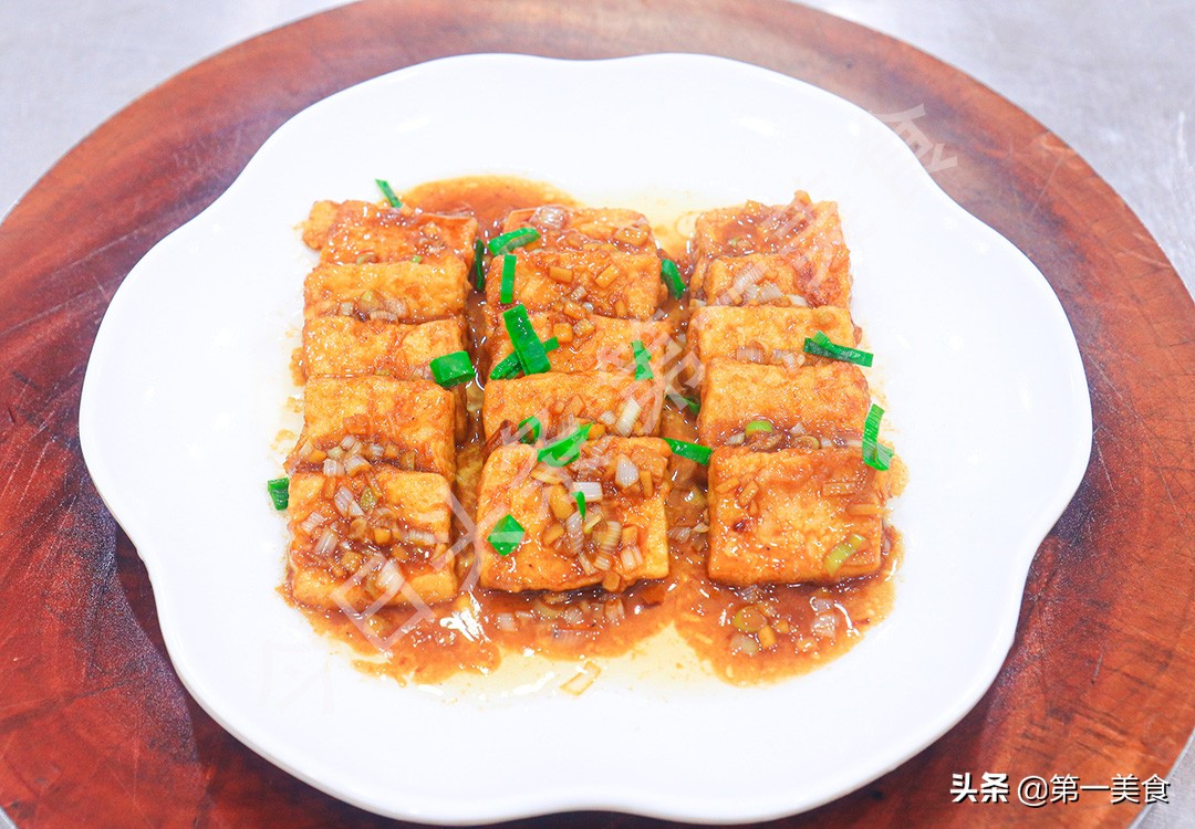冬季天寒地冻，容易滑倒，推荐多吃这5种“高钙”食物，强筋健骨
