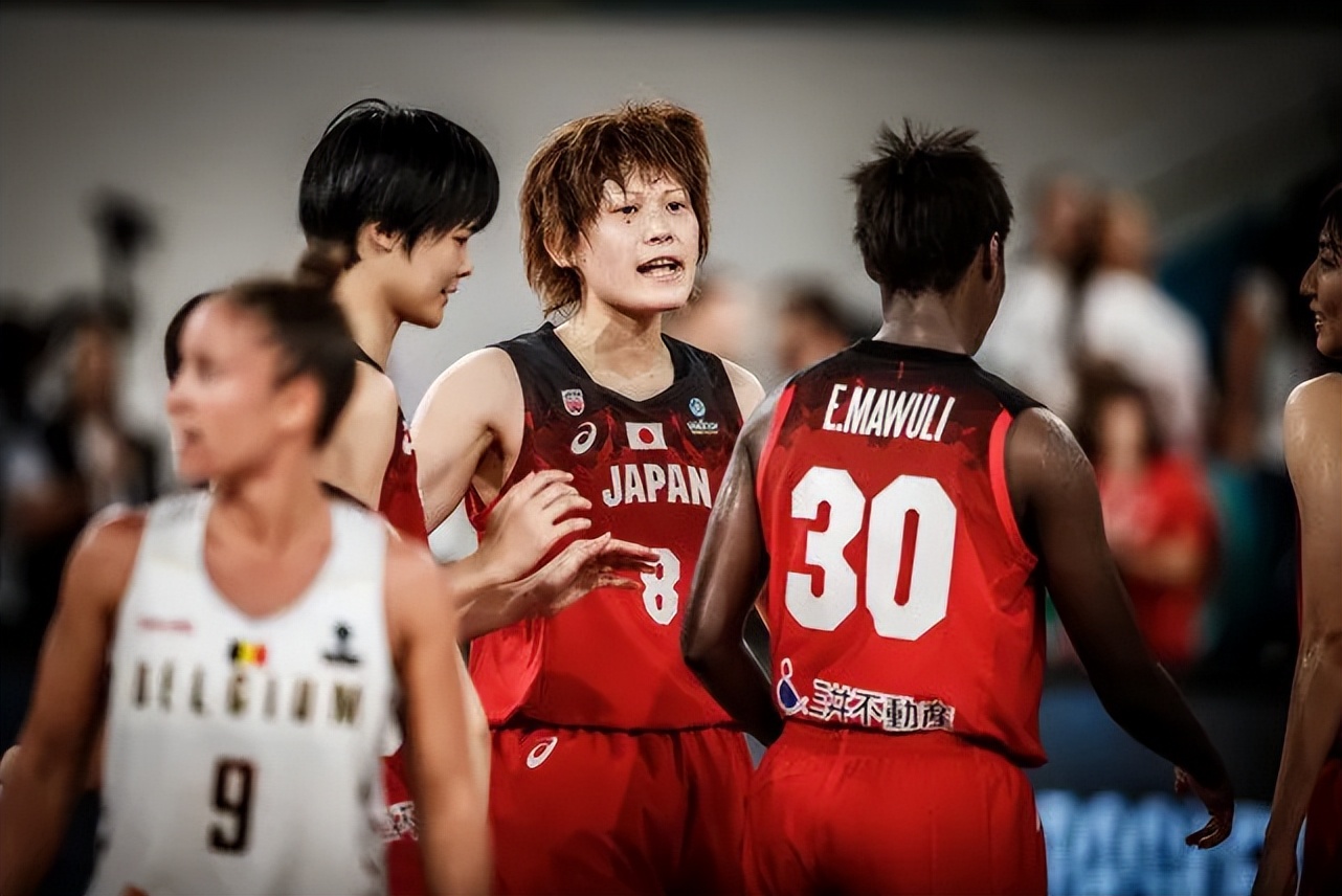 女篮世界杯分档出炉中国队第一档(FIBA正式官宣！世界杯战力榜美国女篮排名第一，中国队跌到第三)