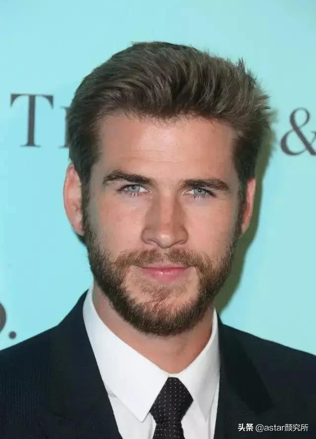 o型胡须适合脸型:桃型脸男士胡型的特点:藏起尖下巴,斯文稳重由于尖型