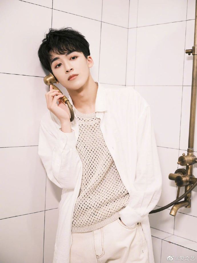 7.17美图：秦岚 任豪 肖战 檀健次 罗云熙 龚俊 张予曦 唐嫣 李易峰 王俊凯