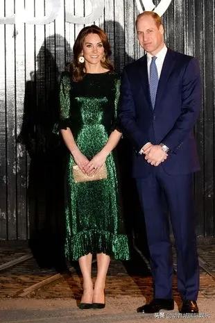 凯特王妃和威廉王子的第一张官方联合照看起来很耀眼