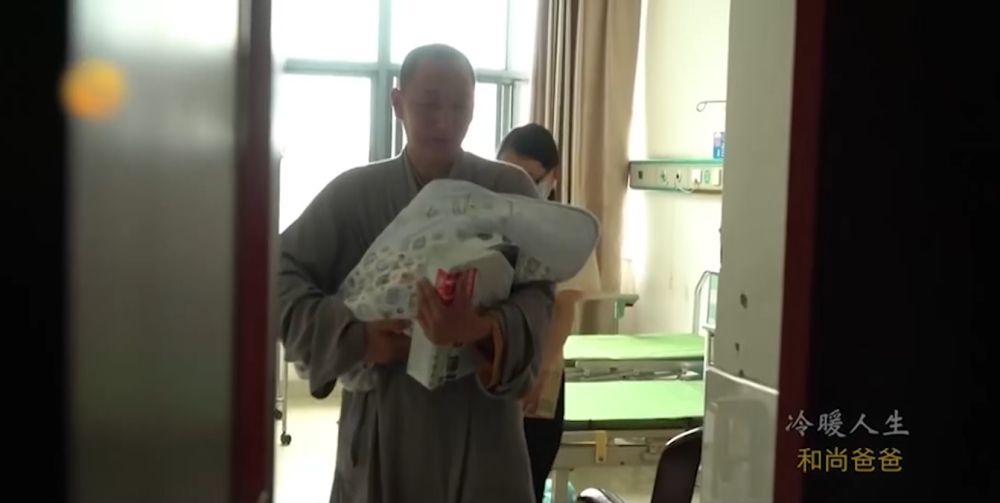 200个孩子喊这个和尚“爸爸”，是咋回事？感动数万人的纪录片