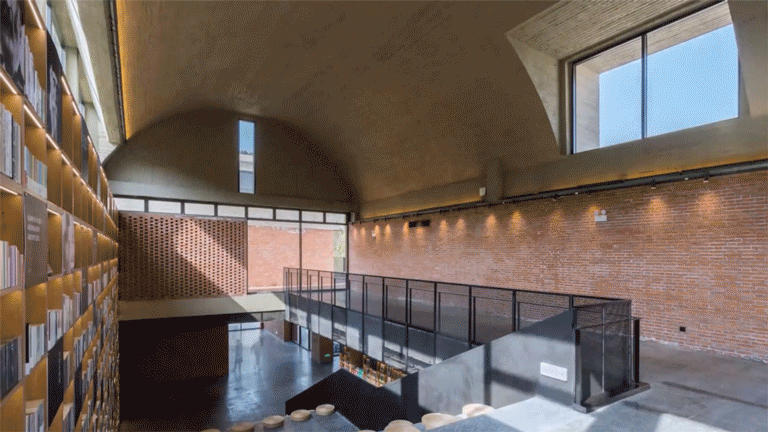 神操作！废弃砖窑变身网红书店