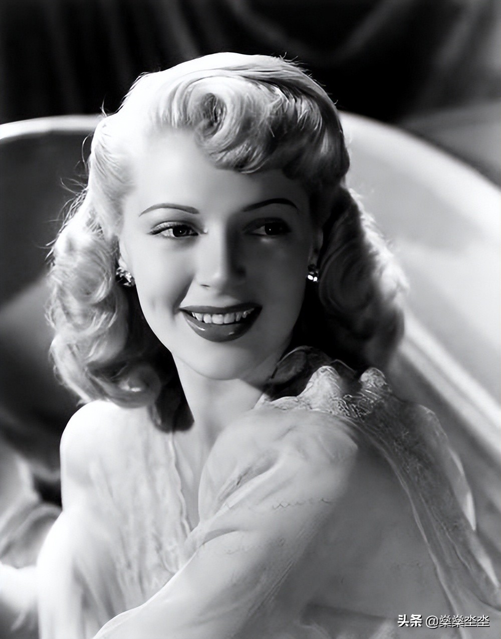 漂亮女孩儿梦想拥有1个丈夫7个孩子，结果却与梦想截然相反