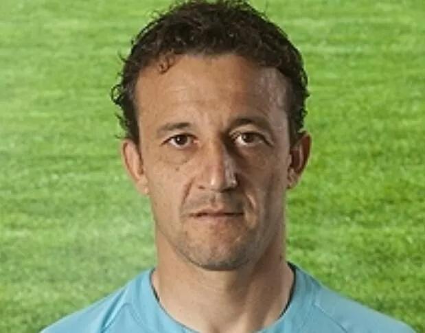 2002年皇马阵型是什么（记得2002欧冠冠军皇马主力阵吗？后卫卡洛斯，中场齐祖，前锋劳尔）-华海博客