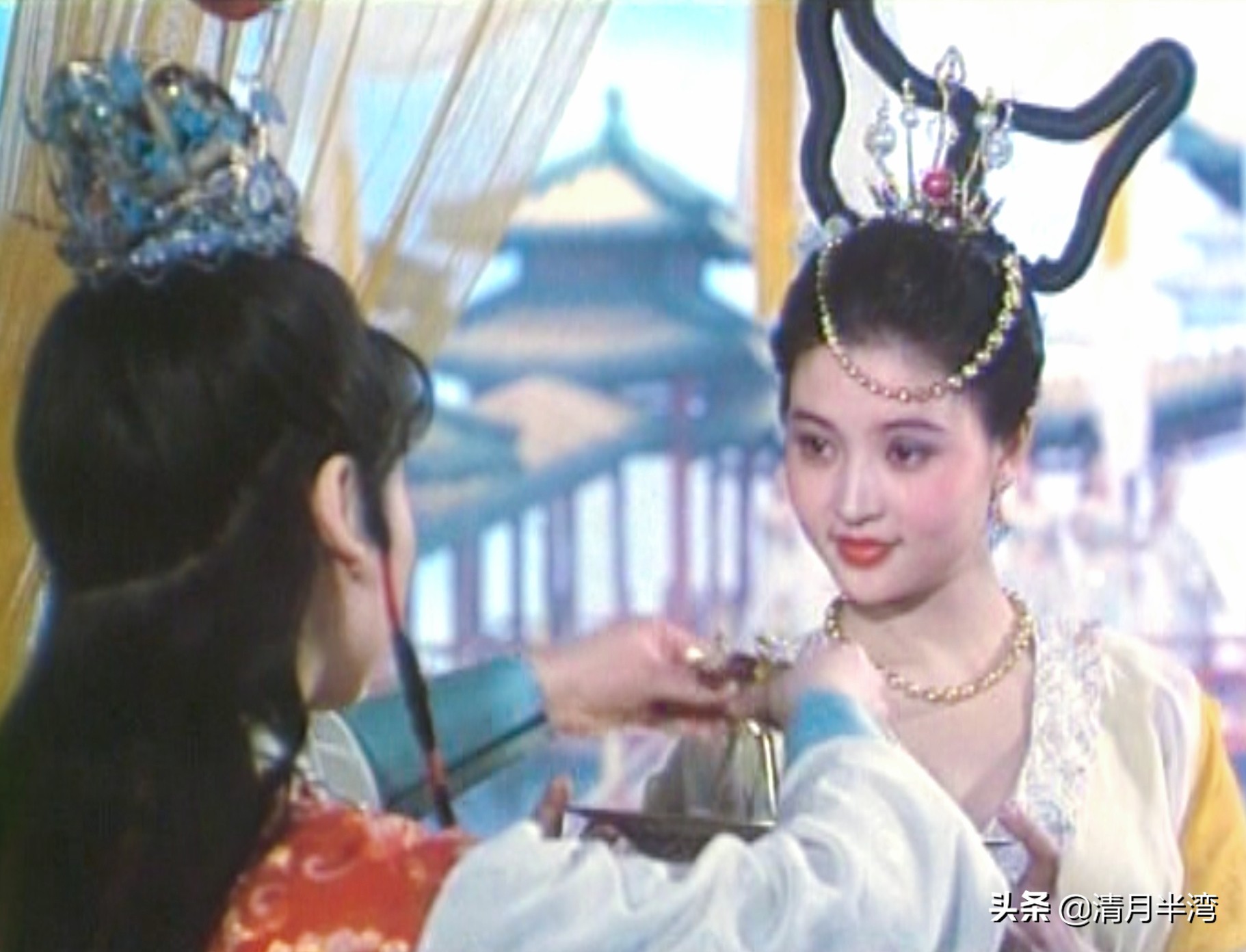 北影版《红楼梦》40位美人集锦，耐看不撞脸，打酱油的都惊鸿一瞥