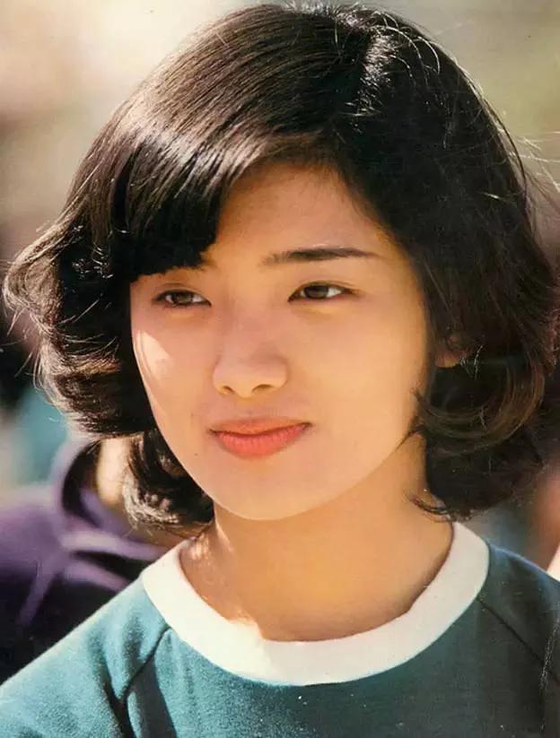 山口百惠，25张精美的照片