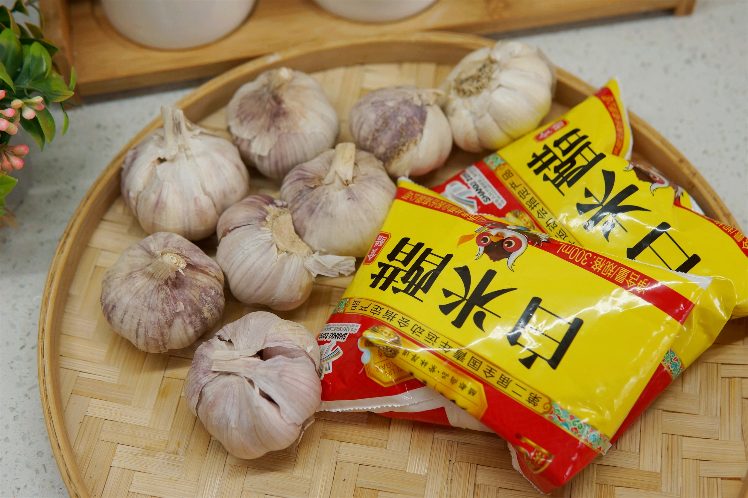 腌大蒜的(de)做法（冰糖腌大蒜的做法）-第10张图片-大(da)连信息网