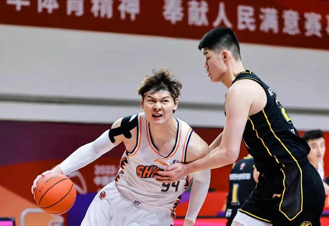 十一号篮球队员是谁（猜测新一届中国男篮首发阵容和他们的球衣号码）