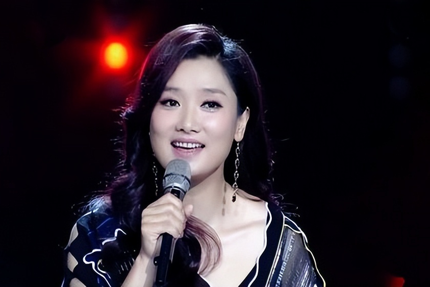 杨魏玲花人红不忘本与曾毅五五分账24年嫁给徐明朝生活美满