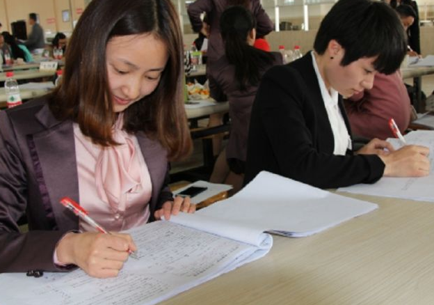 期末考试结束，数学老师的快乐又来了，“零蛋”画得越来越顺手了