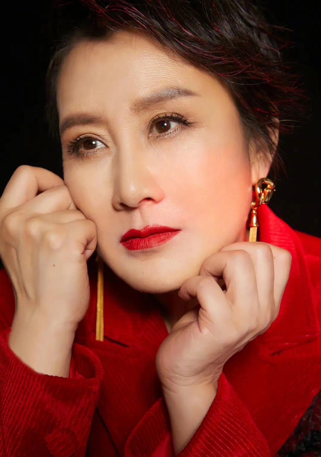 张凯丽爸爸是谁(演员张凯丽:去深圳拍戏时拍来一个老公,女儿貌美如花)