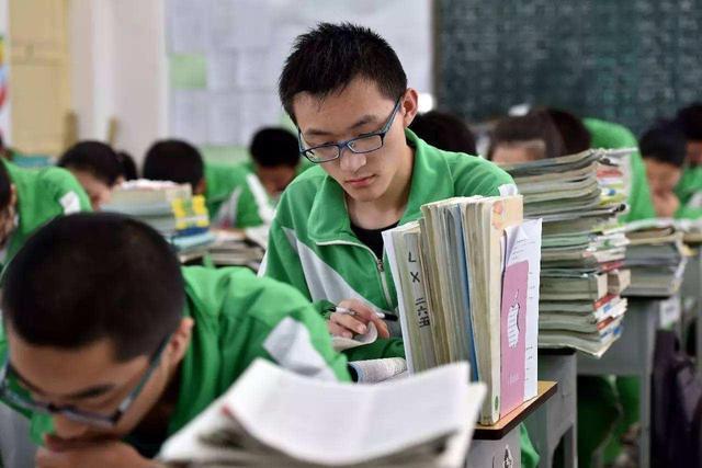 新高考重回“文理”，怎样选科是最优解？化学成为香饽饽