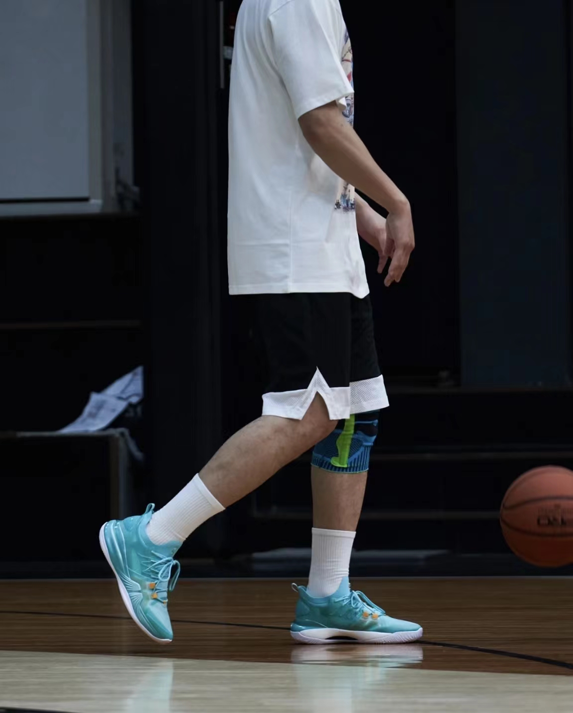 林书豪2代测评(特步林书豪2 se细节图曝光!