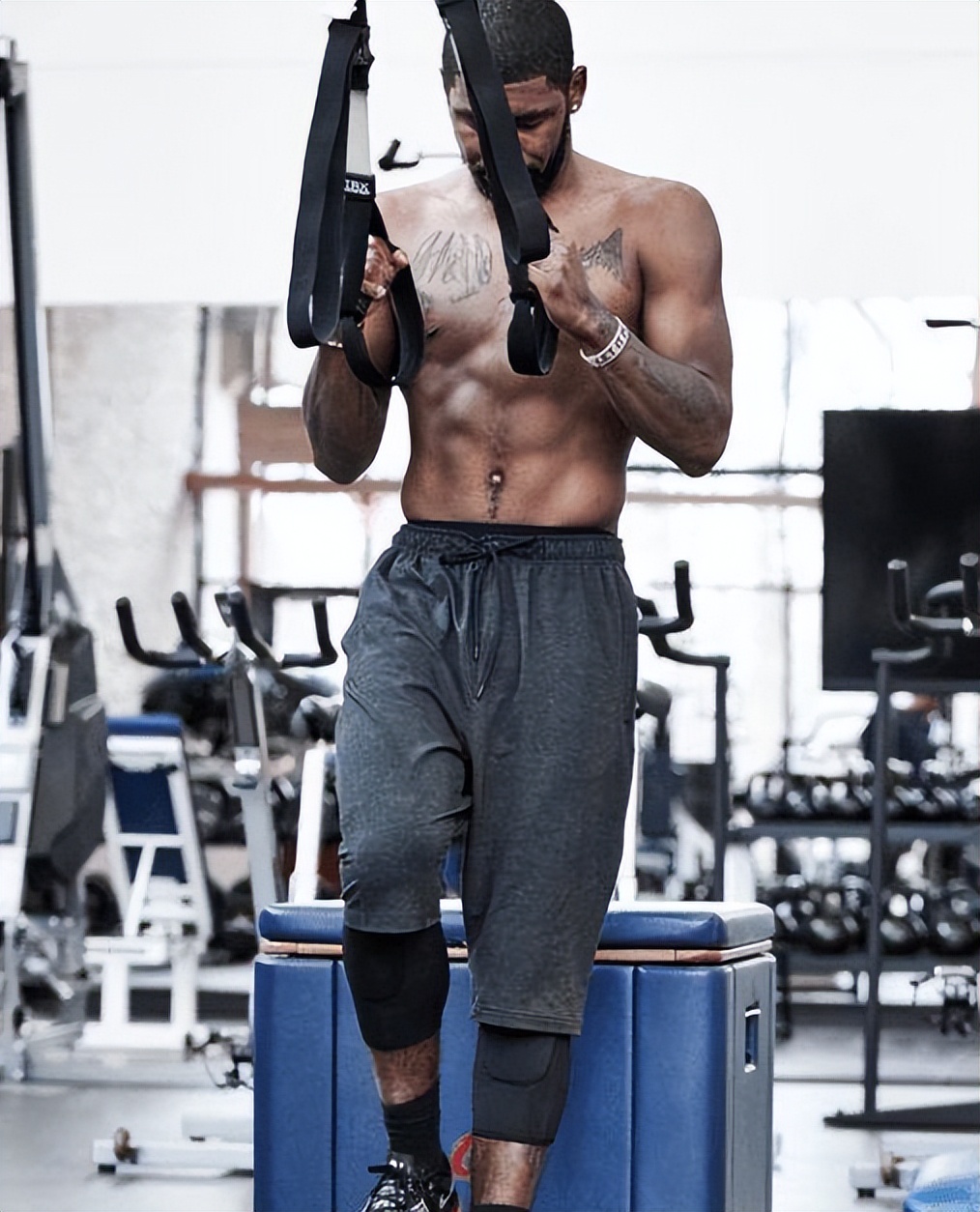 nba内线为什么很空（为何中国男篮后卫难进NBA？对比联盟这几位“瘦子”你就明白）