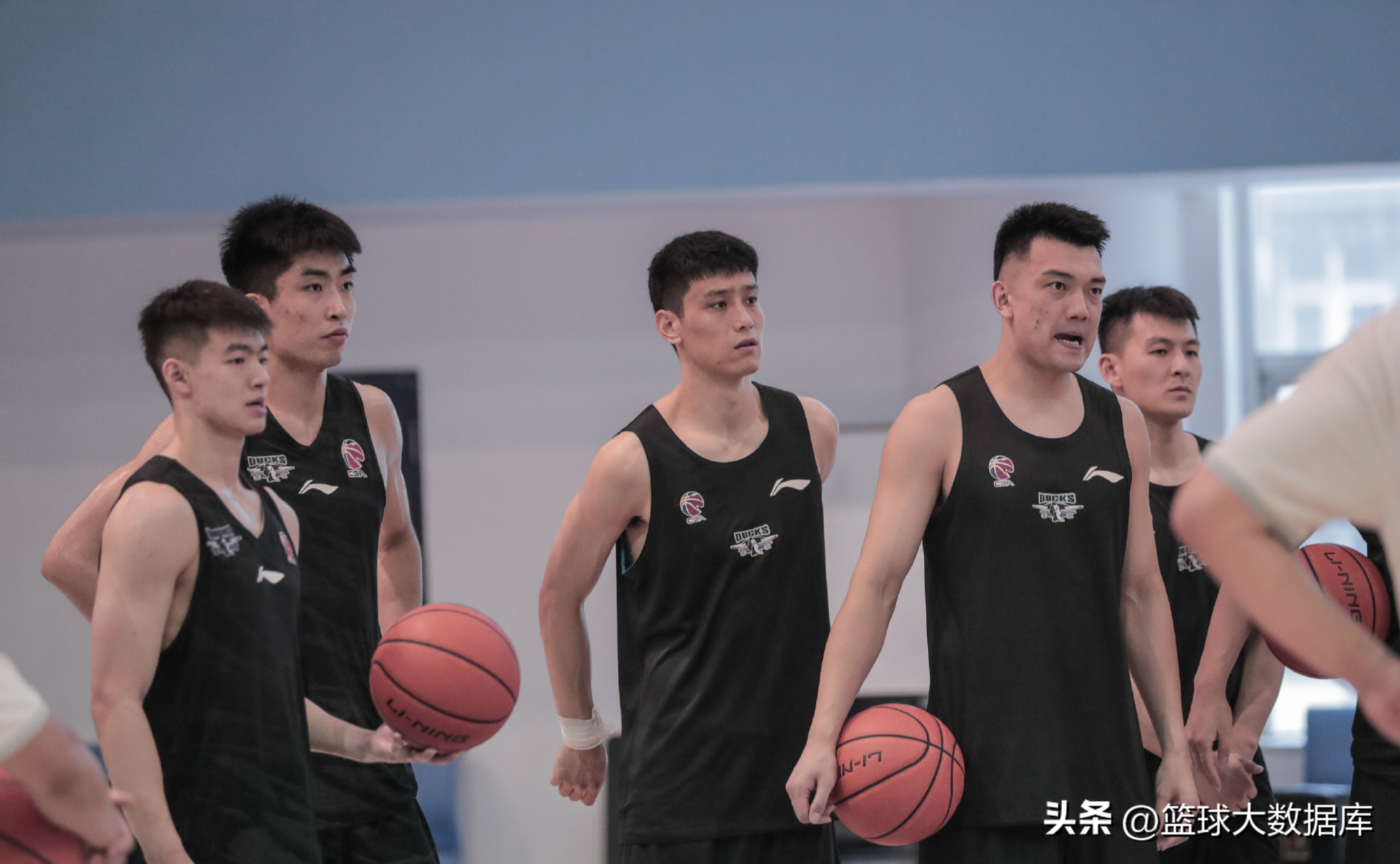 cba北京隊員名單（休賽期一無所獲！北京男籃16人大名單正式確定，新賽季前景堪憂）