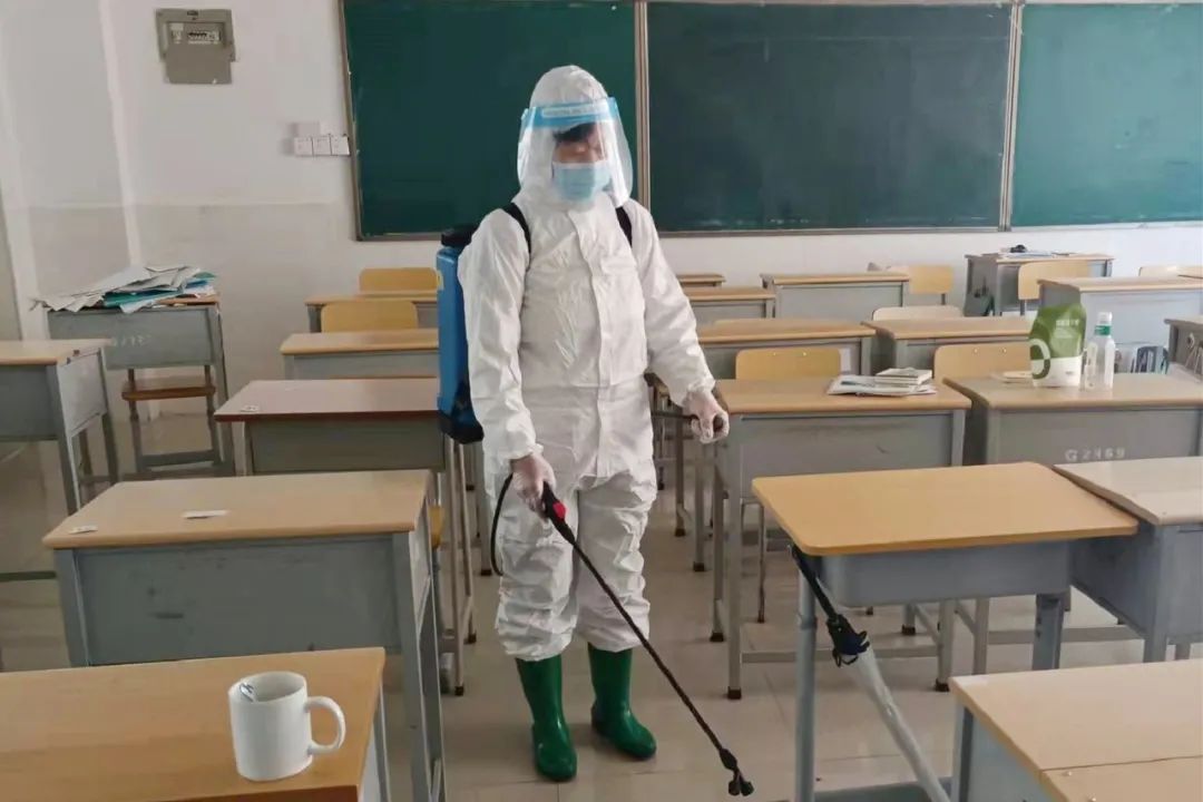 深圳第二实验学校｜师生封闭管理，头发长了咋办？