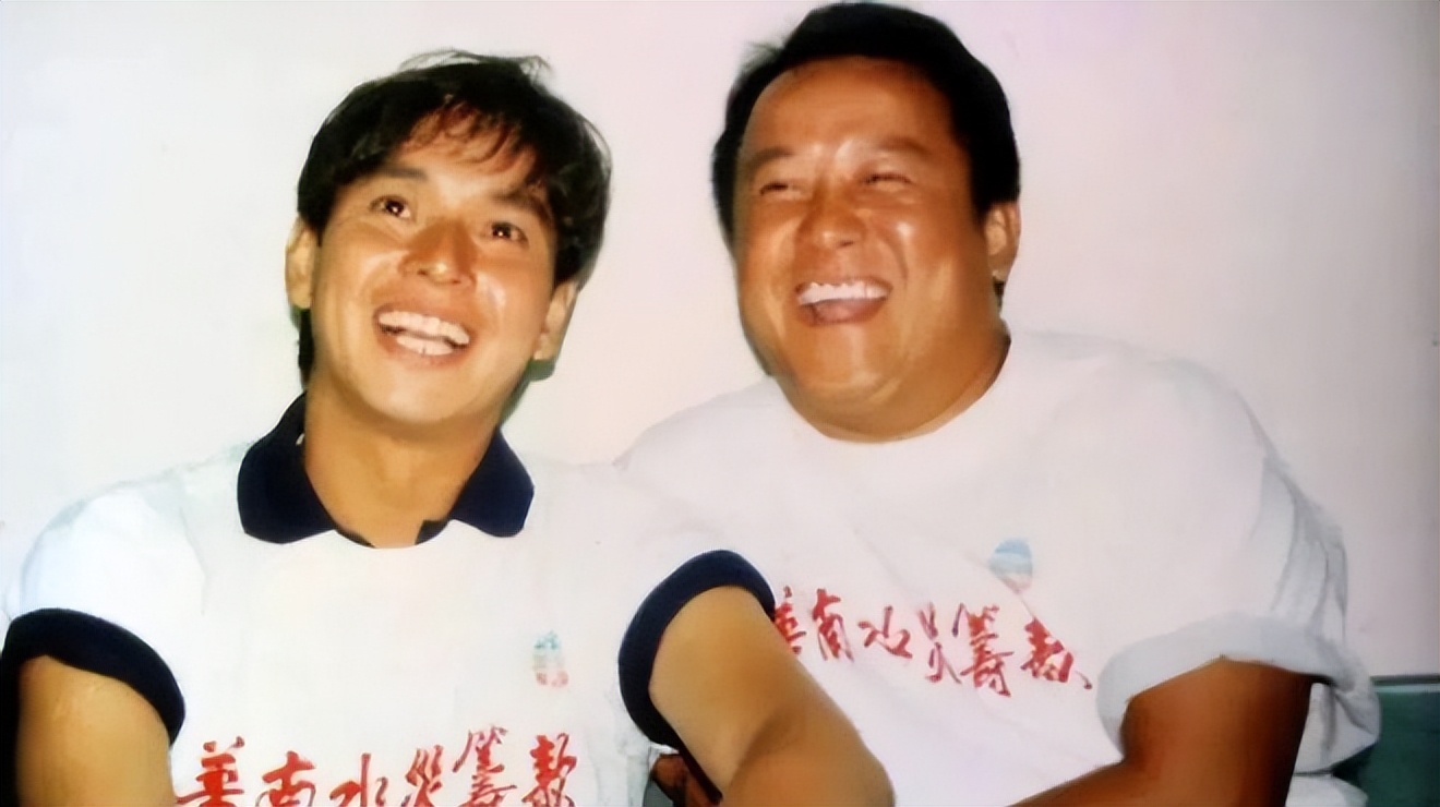 1991年忘我大汇演，成龙为25万连翻7跟头，刘德华玩起胸口碎大石