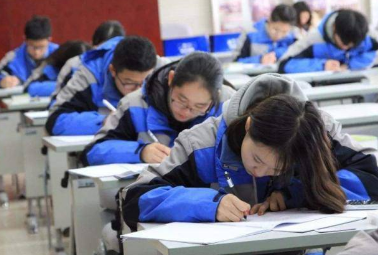 高三学生走“单招”是什么意思？单招和高考区别在哪，考生要清楚