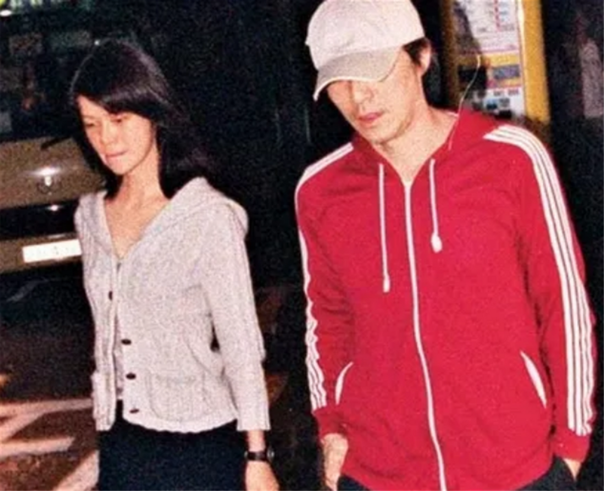 于文凤输7000万，转身找百亿男友，与星爷撕破脸，只为13年感情吗