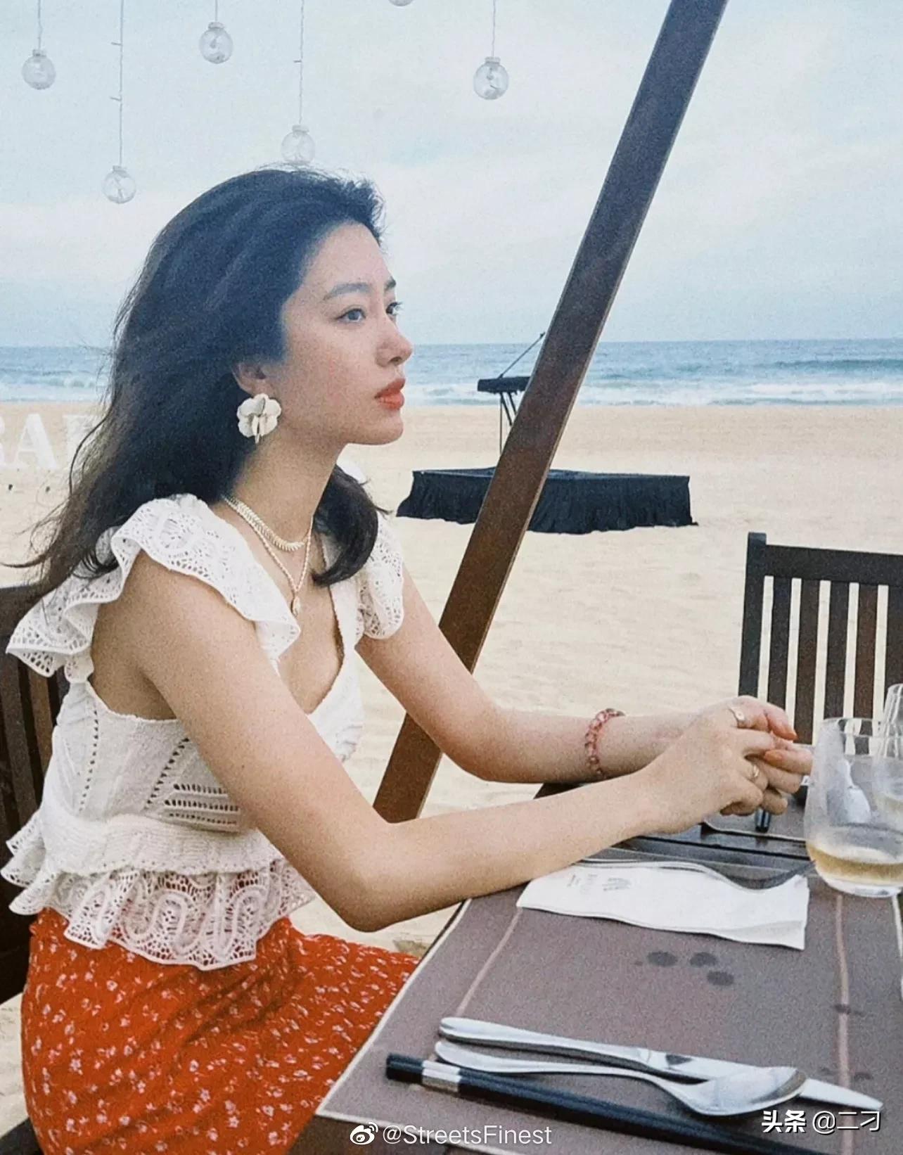 杨采钰 近期度假穿搭