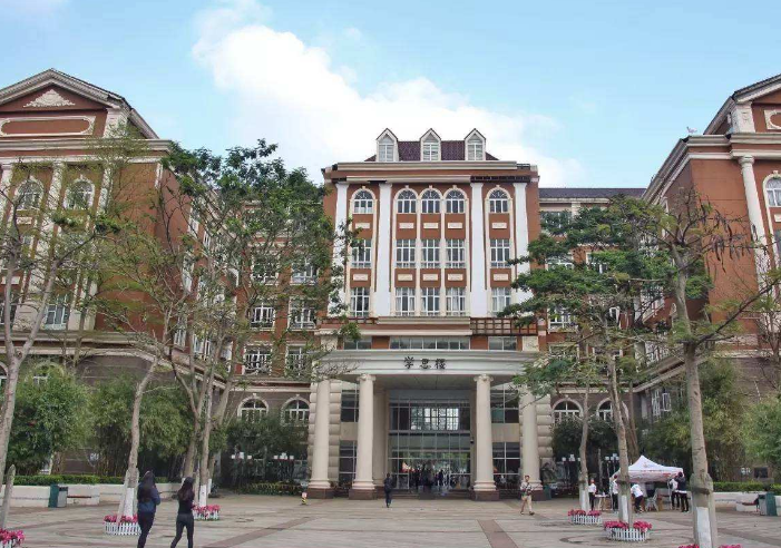 2022全国“大专”排行，深职一骑绝尘排第1，东三省高职并不出色