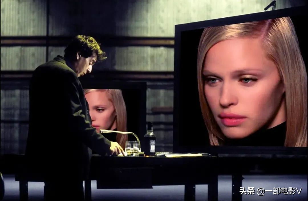 受人追捧的女明星，竟然只是个骗局《西蒙妮》