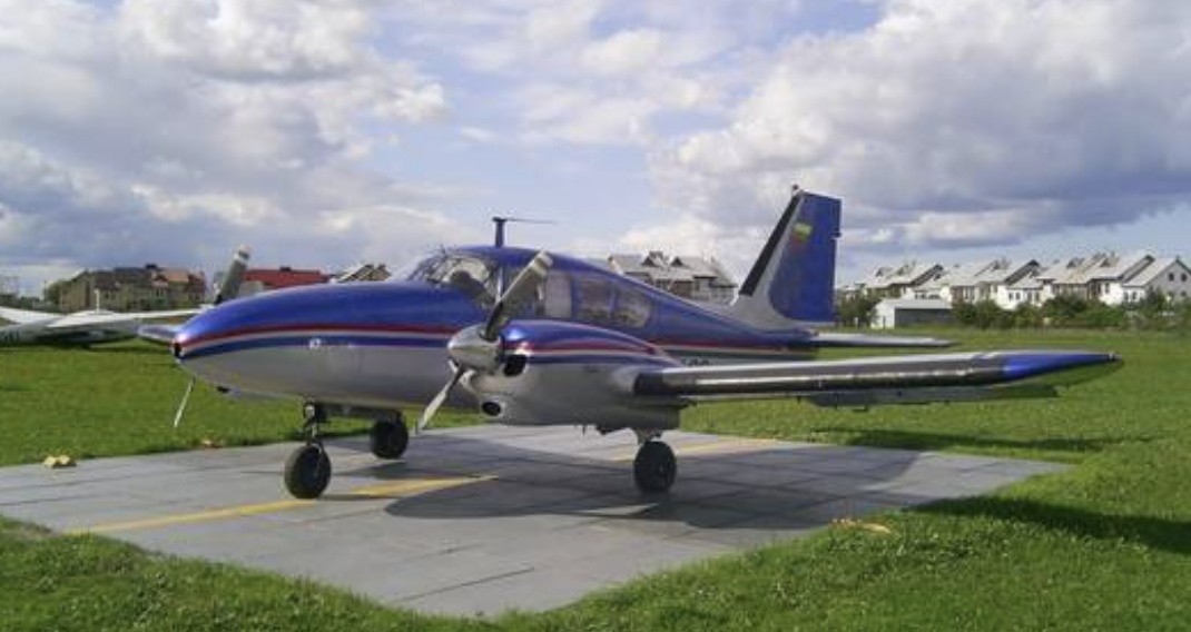 ���طɻ�ͻ�Ʊ�Լ����������غ��������һ�ˣ�6��ս����û��ס