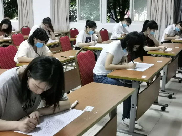 教育部传来喜讯，部分师范生可免试认定教资，同时还有一个新消息