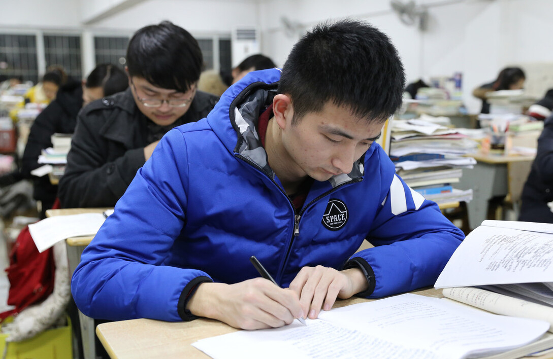 家里穷，就不应该读研吗？读研3年到底能花多少钱？